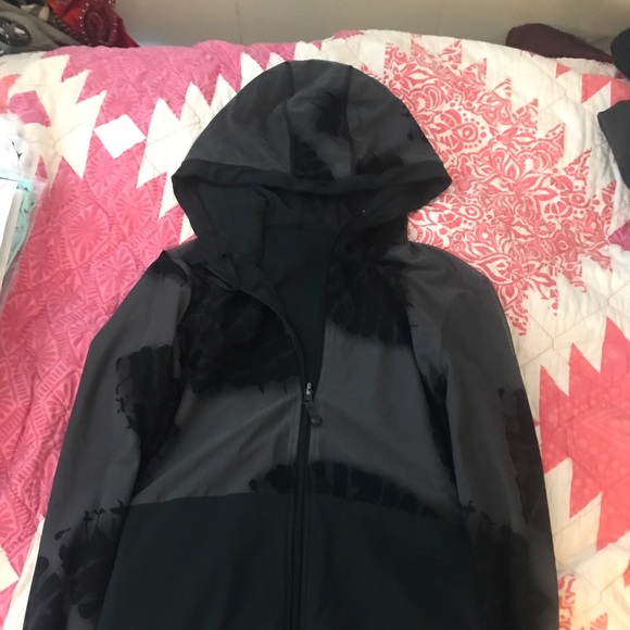 Lululemon - Picture 6 of 7